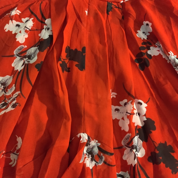 City chic beautiful maxi red dress. - Picture 5 of 6